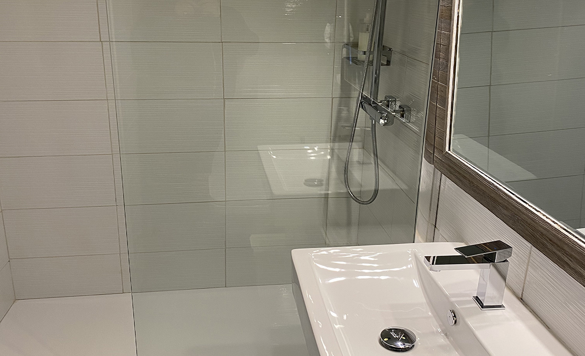hotel-le-panorama-chambre-salle-de-bain-2